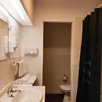 Hotel Ceu Konferencia Koezpont