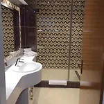 מלון Ceu Konferencia Koezpont 3*