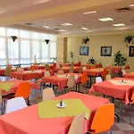 מלון Ceu Konferencia Koezpont