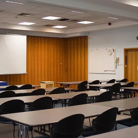 Hotel Ceu Konferencia Koezpont 3*