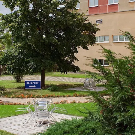 Ceu Konferencia Központ Szálloda