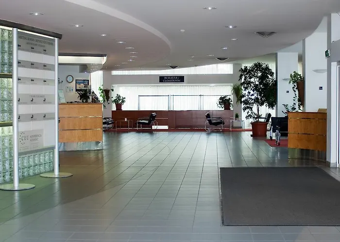 Ceu Konferencia Koezpont 호텔 부다페스트