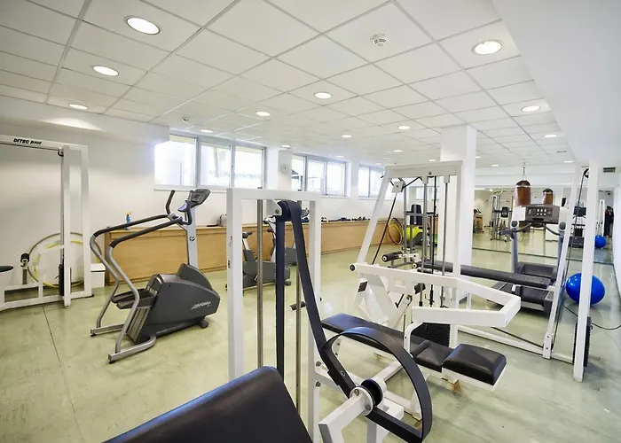 호텔 Ceu Konferencia Koezpont