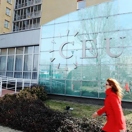 Hotel Ceu Konferencia Koezpont Budapest