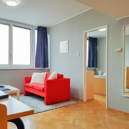 Hotel Ceu Konferencia Koezpont 3*