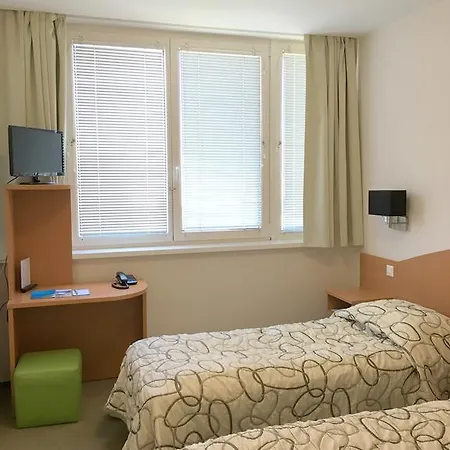 Hotel Ceu Konferencia Koezpont Budapest