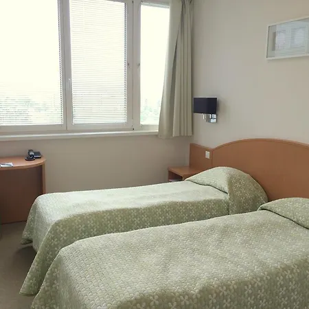 Hotel Ceu Konferencia Koezpont 3*