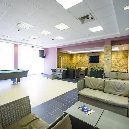 Hotel Ceu Konferencia Koezpont 3*