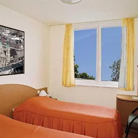 Ceu Konferencia Koezpont Hotel Budapest